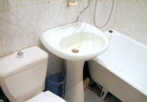 Установка раковины тюльпан в ванной в Семенове