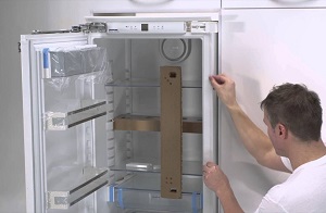 Установка встраиваемого холодильника в Семенове